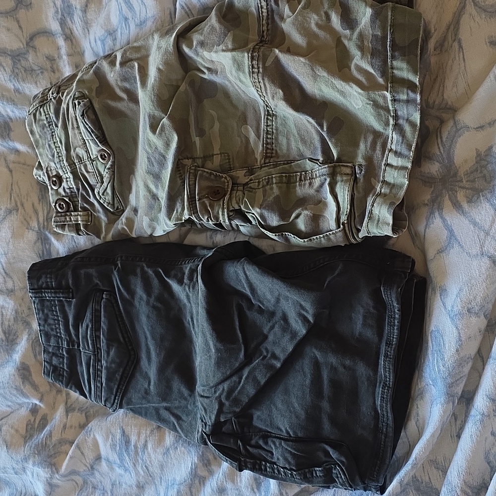 GAP & American Eagle Men's Cargo Shorts 29